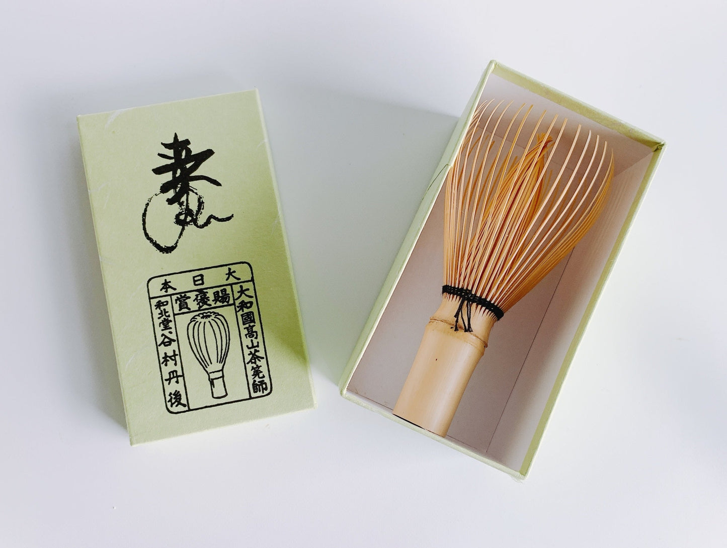 Shin Kazuho Matcha Whisk by Tango Tanimura (White Bamboo)